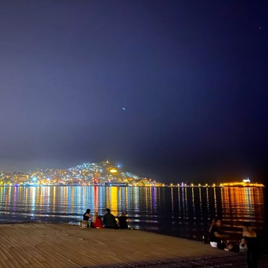 Post 8 by Kusadasi LIVE on Instagram (image)