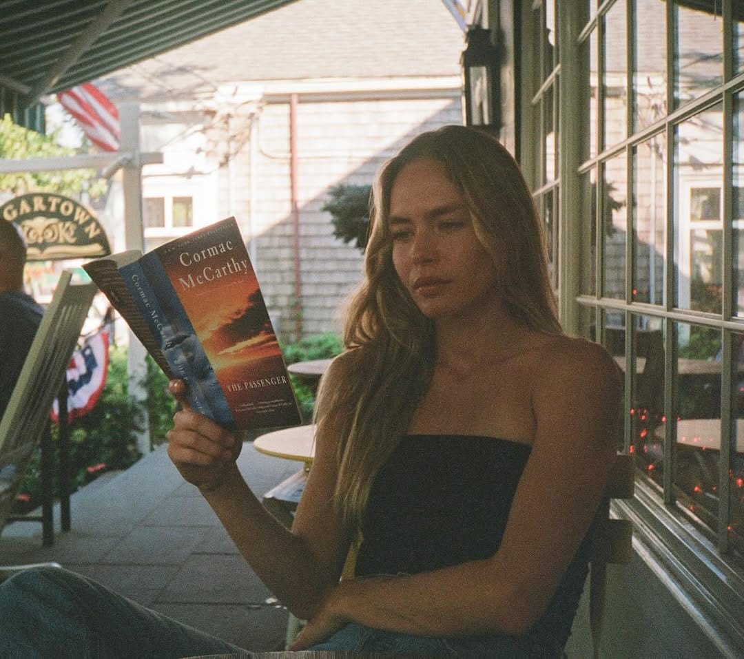 Post 6 by LILLY VAN DER MEER on Instagram (carousel)