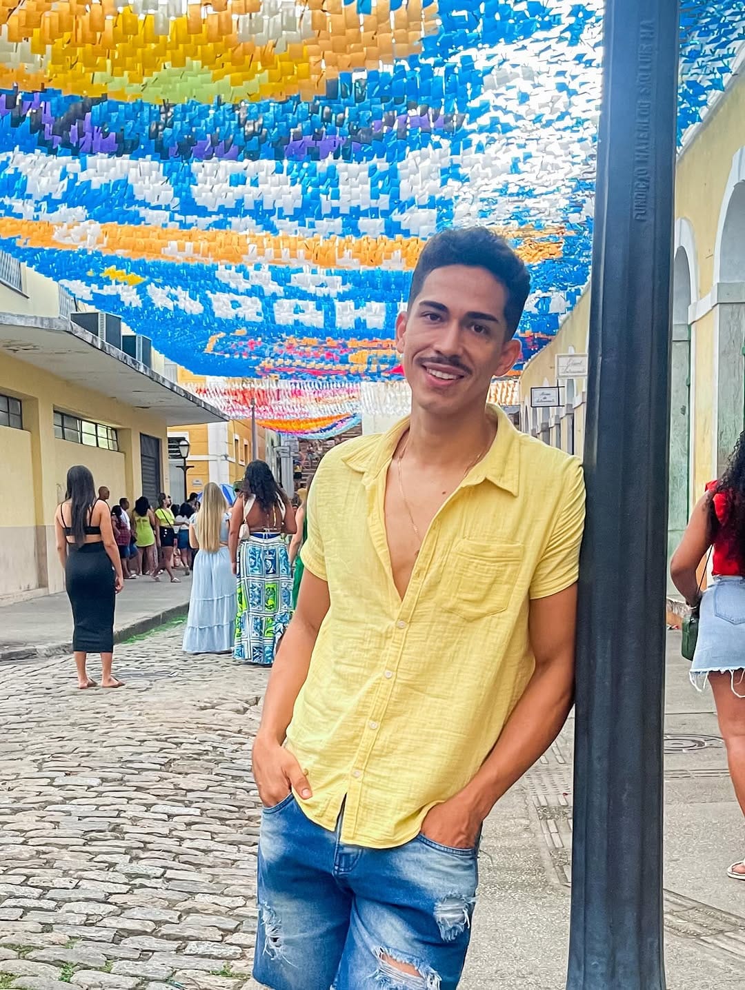 Post 4 by Mateus Castro on Instagram (carousel)