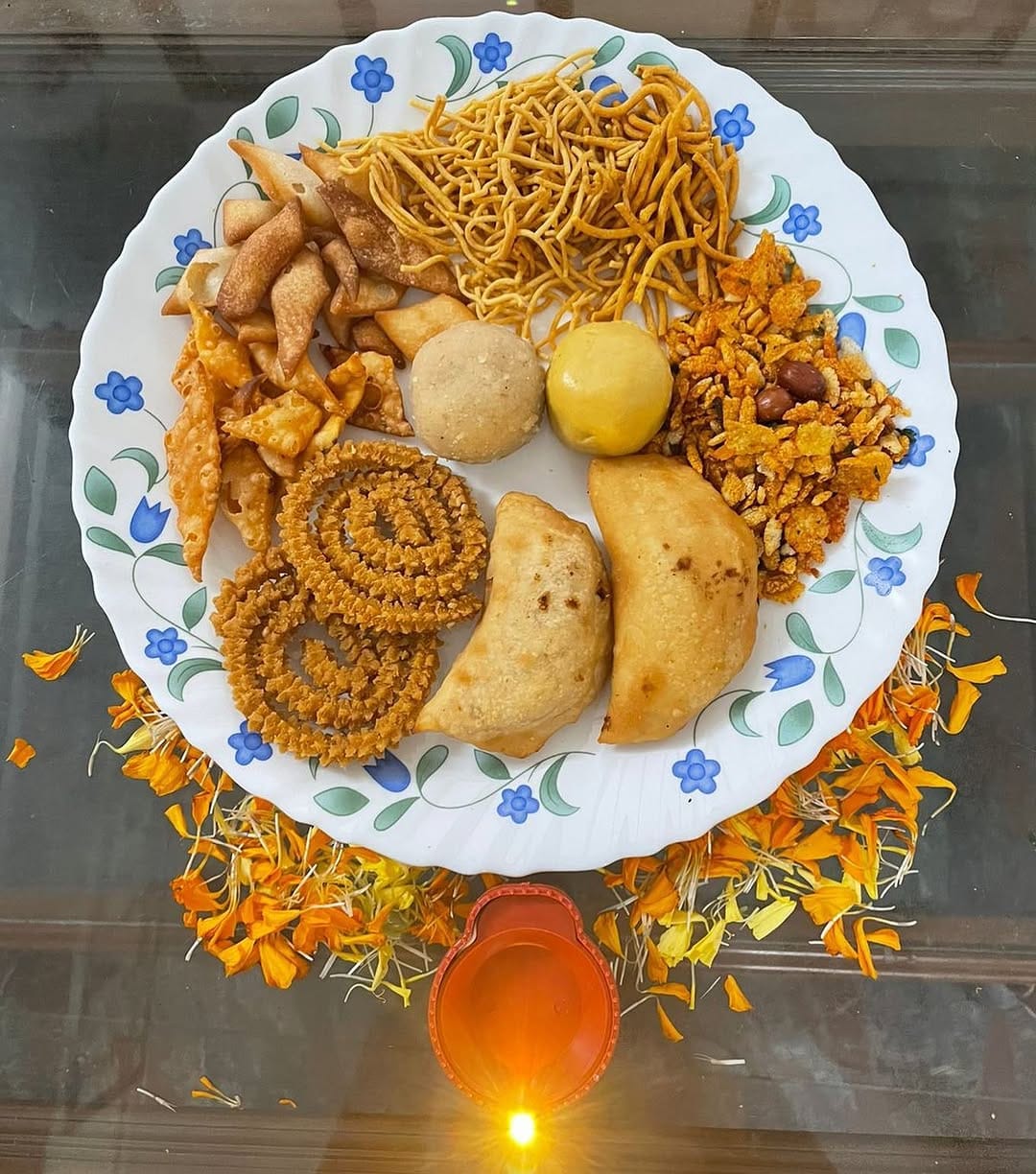 Post 5 by Rujul and Namita on Instagram (image)