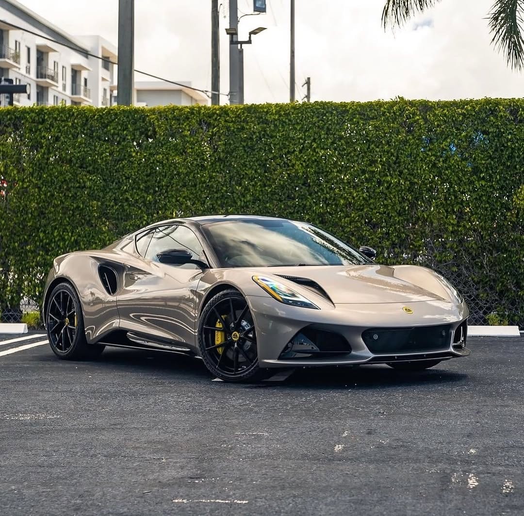 Post 3 by Royal Motors Club on Instagram (carousel)