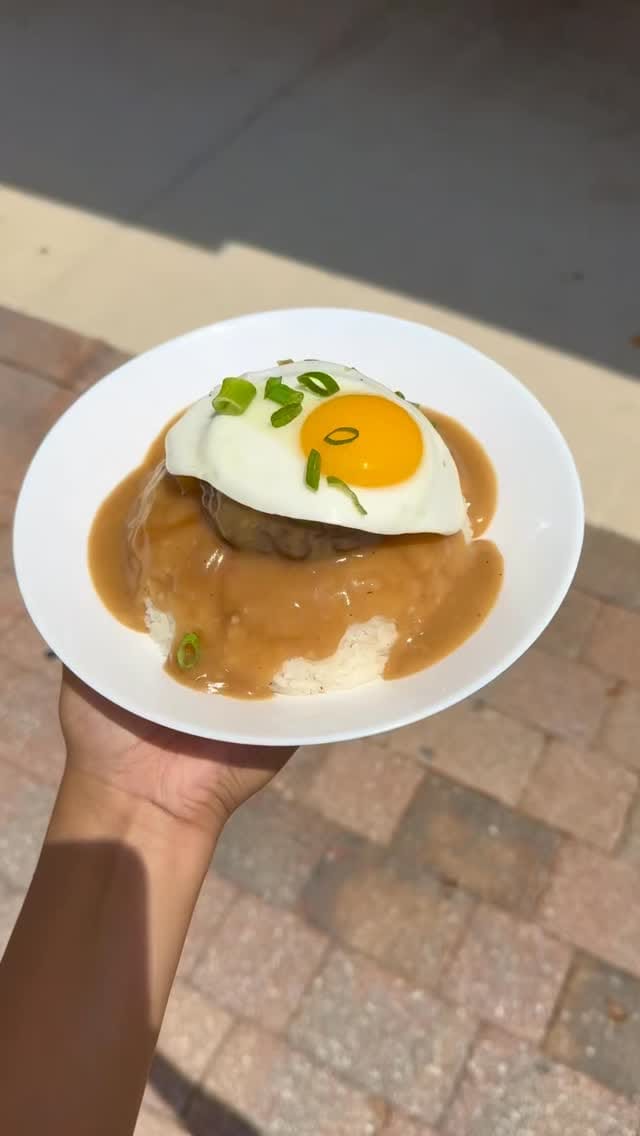 Post 4 by Hawaiian Filipino Treats & Drinks | Jax 🌴 on Instagram (video)