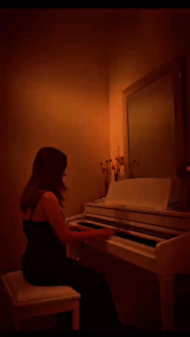 Post 2 by Yasmin‌‌‌|مدرس پیانو|یاسمین🎼 on Instagram (video)