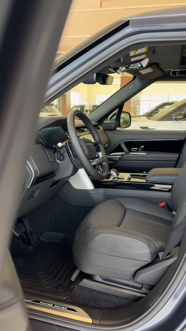 Post 6 by Land Rover Parsippany on Instagram (video)