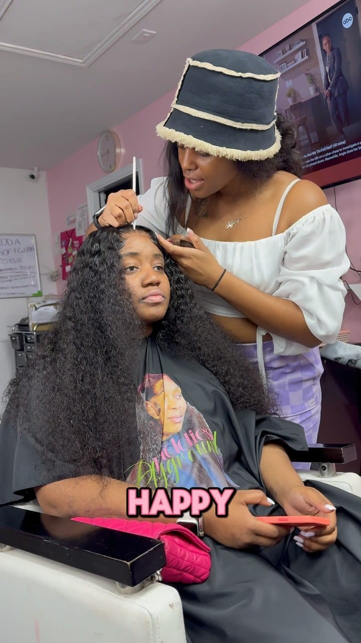 Post 9 by Houston Hairstylist 🕊️ on Instagram (video)