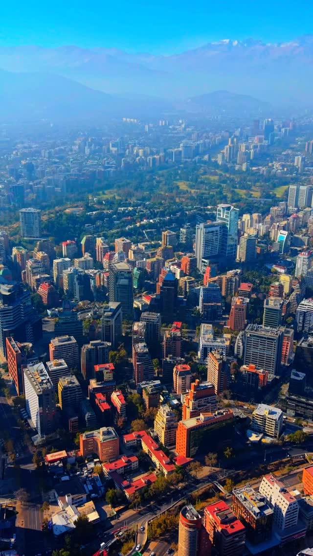 Post 10 by Santiago.deChile on Instagram (video)