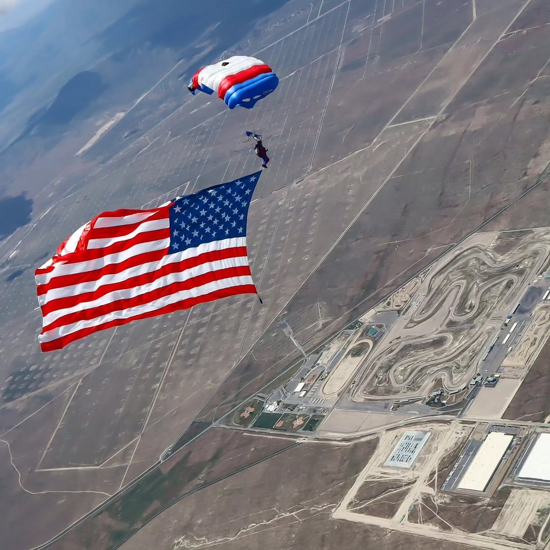 Post 2 by Professional Skydivers on Instagram (carousel)