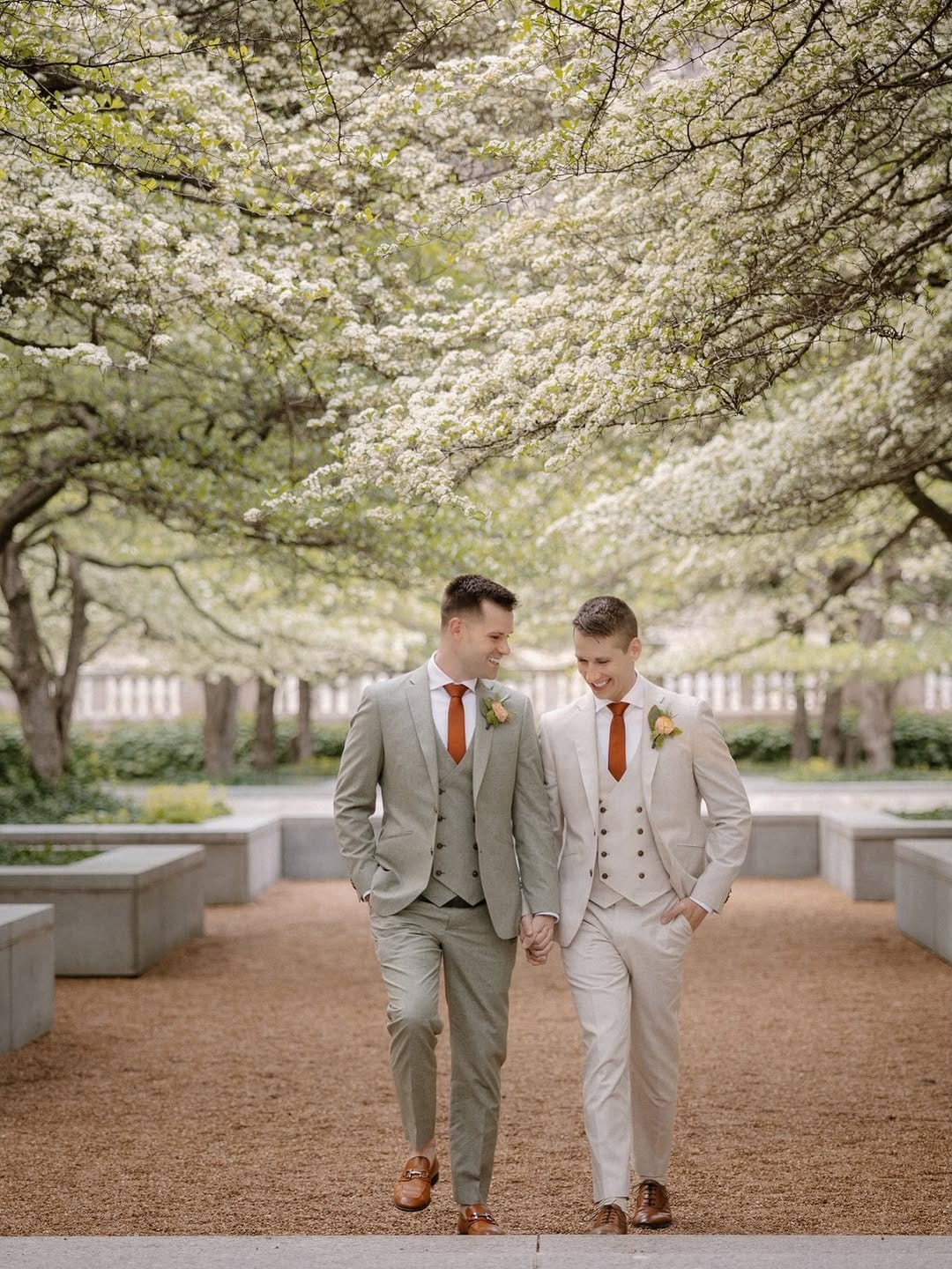 Post 1 by Ed & Aileen Photography on Instagram (carousel)