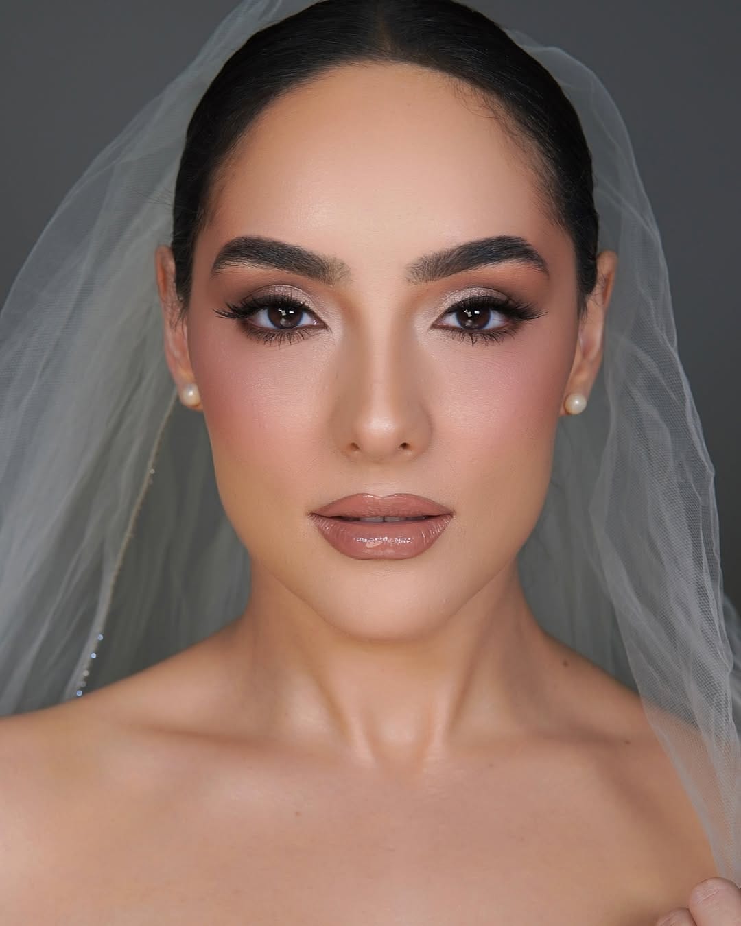 Post 2 by Tati Makeup Studio on Instagram (carousel)