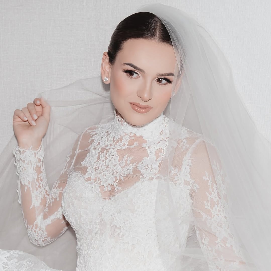 Post 10 by Tati Makeup Studio on Instagram (image)