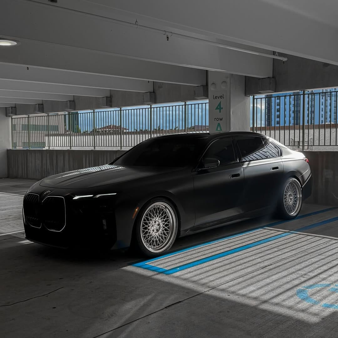 Post 4 by Just Loco on Instagram (image)