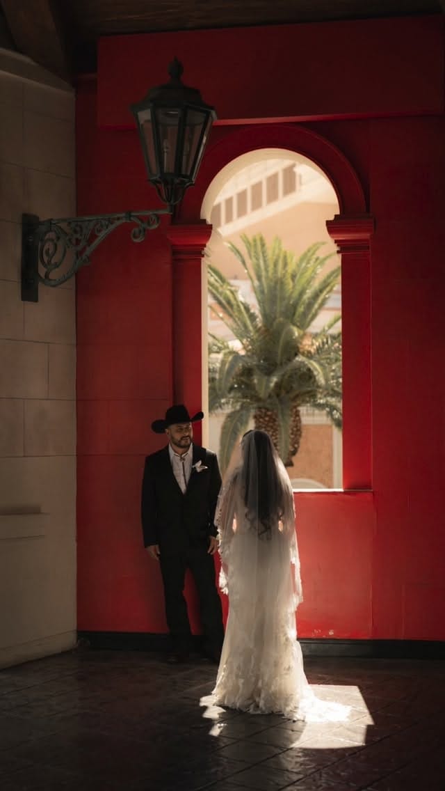 Post 5 by LAS VEGAS PHOTOGRAPHER on Instagram (video)