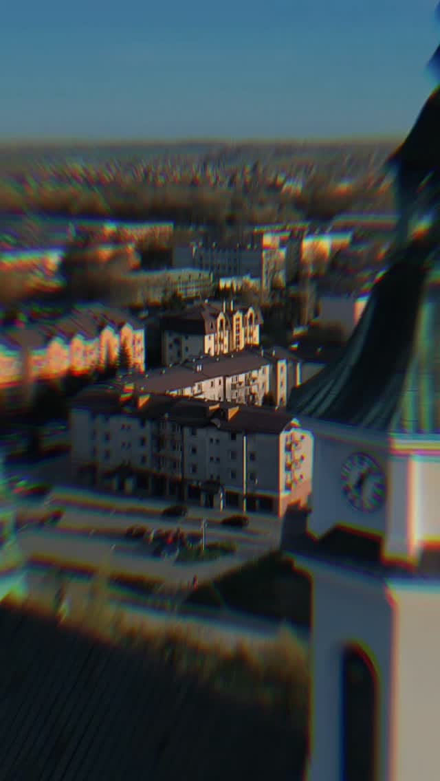 Post 10 by Sebastian Tarlach on Instagram (video)