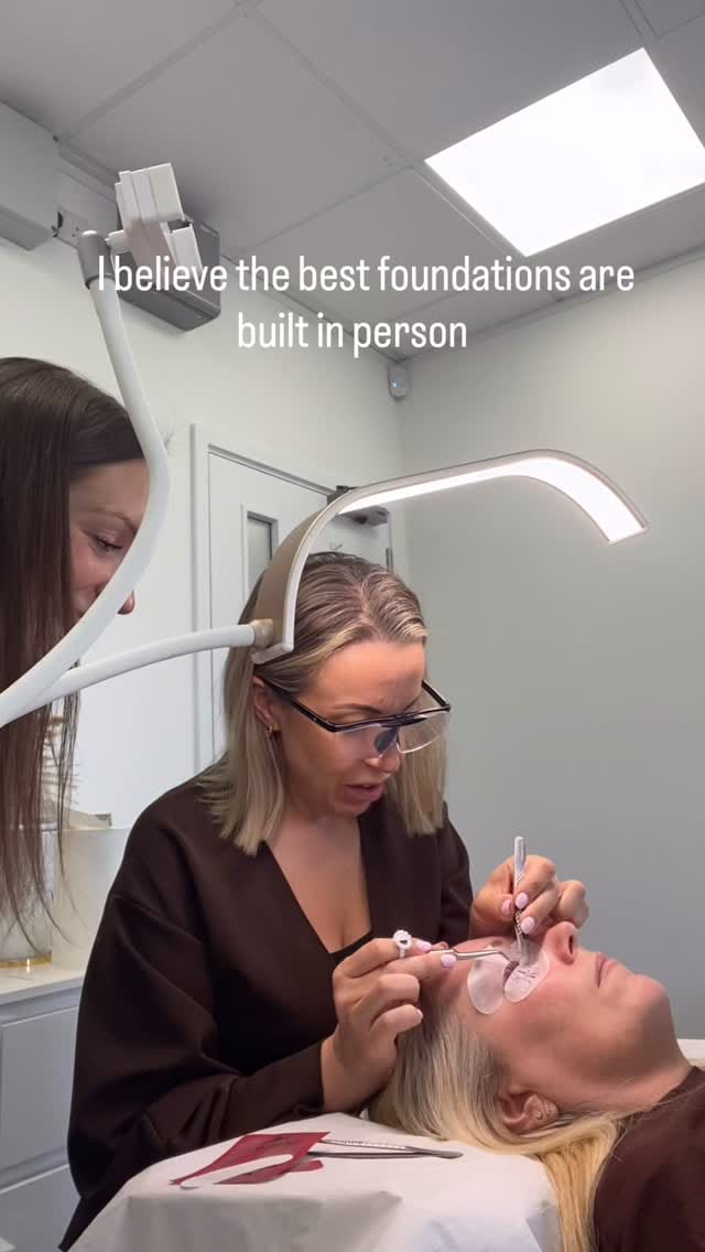 Post 8 by 𝑹𝑬𝑩𝑬𝑪𝑪𝑨 | 𝑳𝐀𝐒𝐇 𝑫𝑬𝑺𝑰𝑮𝑵𝑬𝑹 & 𝑻𝑹𝑨𝑰𝑵𝑬𝑹 | 𝑺𝑼𝑹𝑹𝑬𝒀 on Instagram (video)