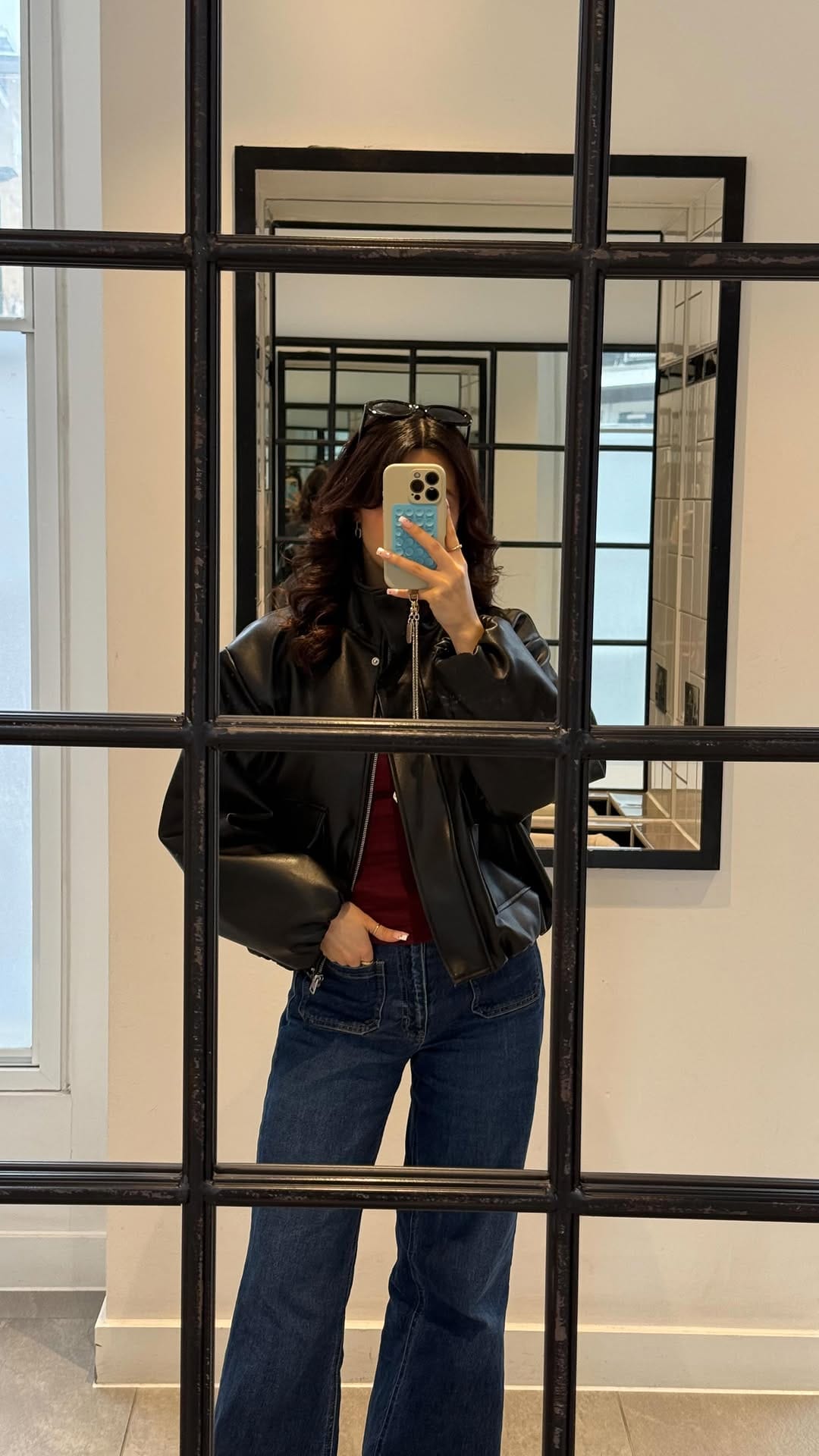 Post 9 by Zoe on Instagram (video)