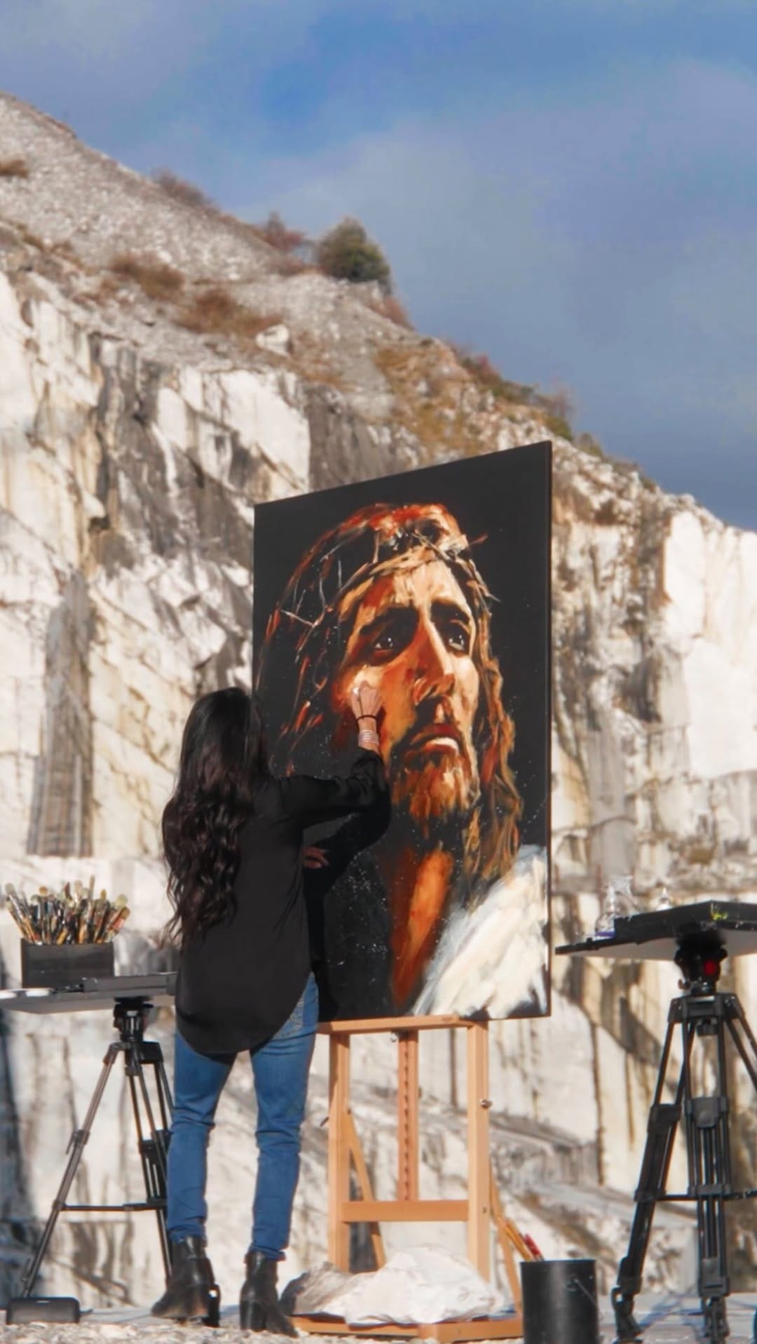 Post 7 by Vanessa Horabuena | Christian Worship Artist 🎨 on Instagram (video)