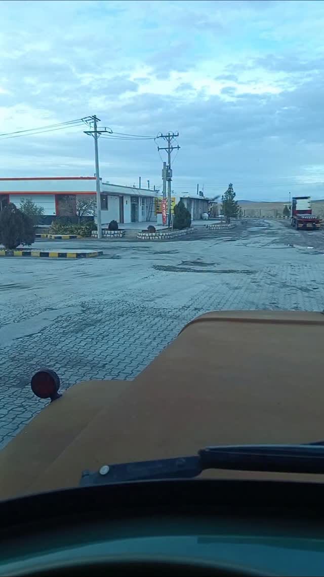 Post 2 by کامیون با امیر on Instagram (video)