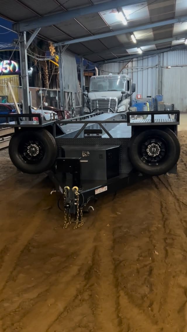 Post 2 by YIRO RACE TRAILERS on Instagram (video)