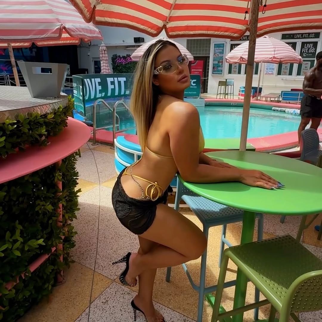 Post 2 by Steph Marie🇵🇷 on Instagram (image)
