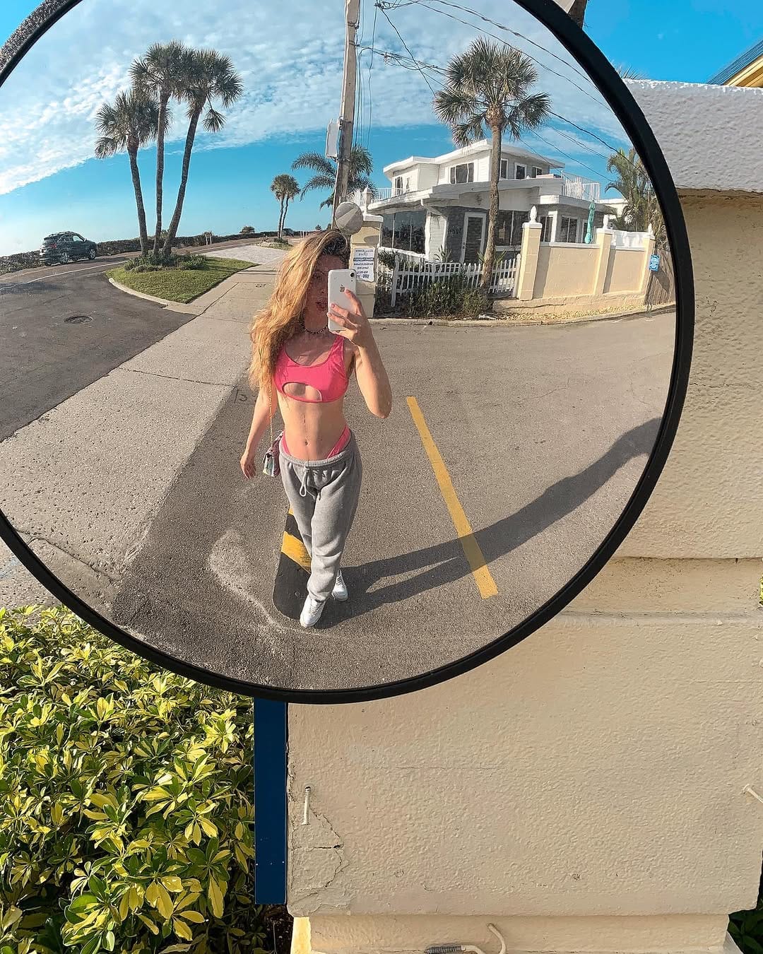 Post 10 by Hannah Kelley on Instagram (image)