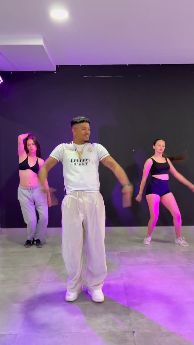 Post 8 by Khris Rozz on Instagram (video)