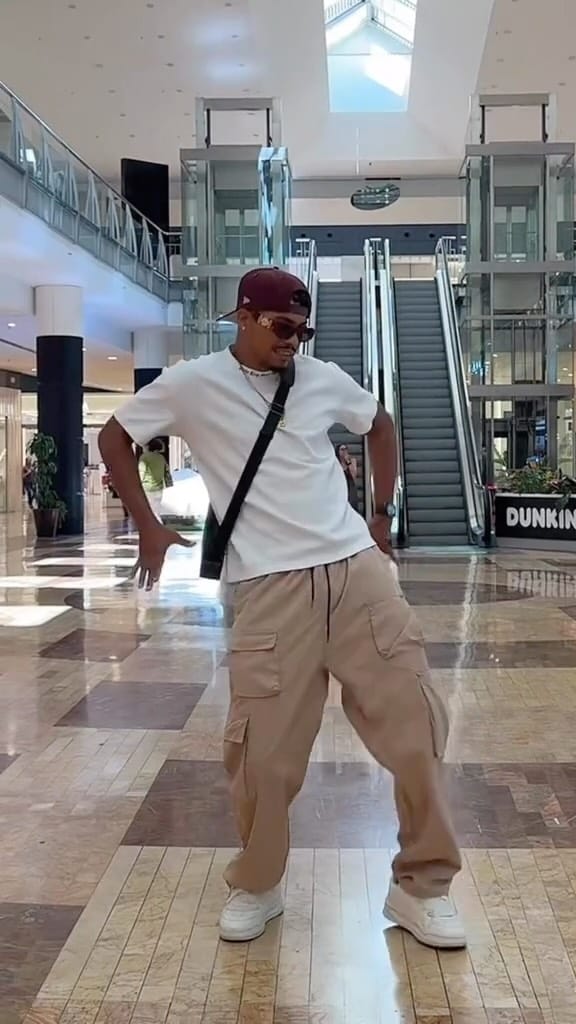 Post 2 by Khris Rozz on Instagram (video)