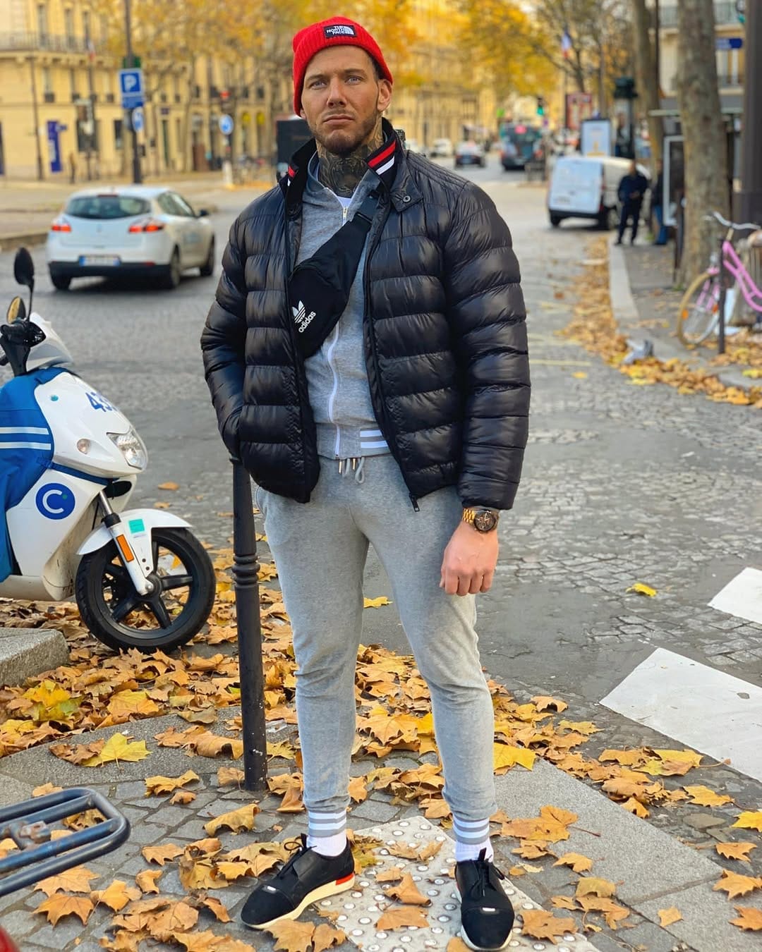 Post 8 by 𝐓𝐨𝐦𝐦𝐲|𝐄𝐥𝐦𝐳 on Instagram (image)