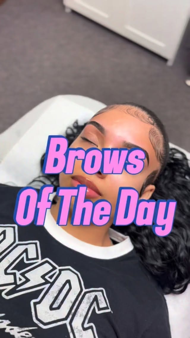 Post 4 by EYEBROW PRINCESS👑 on Instagram (video)
