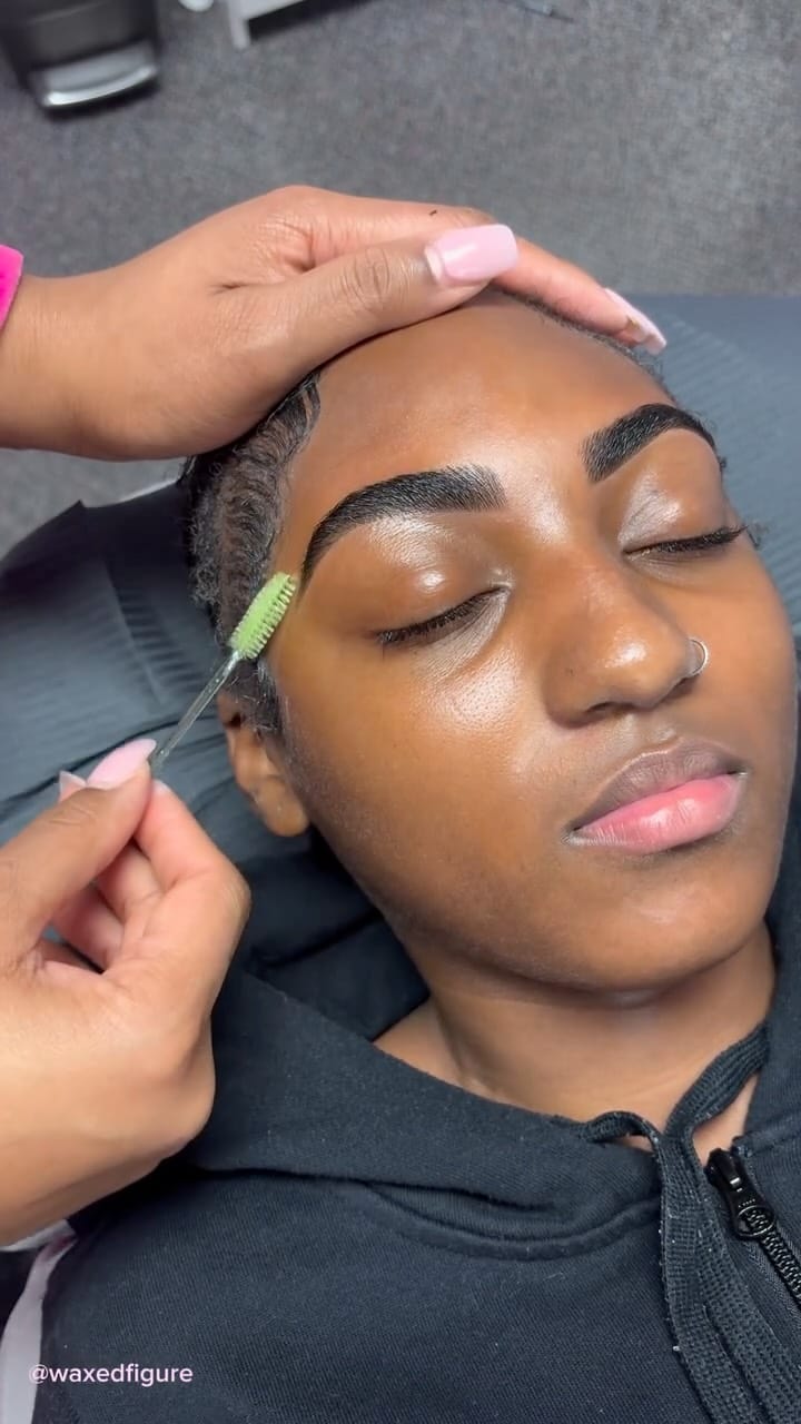 Post 6 by EYEBROW PRINCESS👑 on Instagram (video)