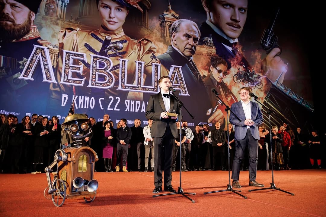 Post 4 by Vladimir Besedin on Instagram (carousel)