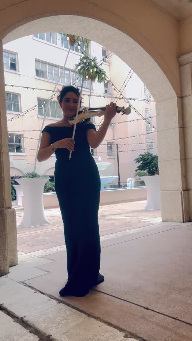 Post 7 by Laura Quintana on Instagram (video)