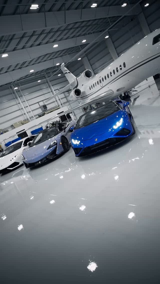 Post 10 by Axel Luxury on Instagram (video)