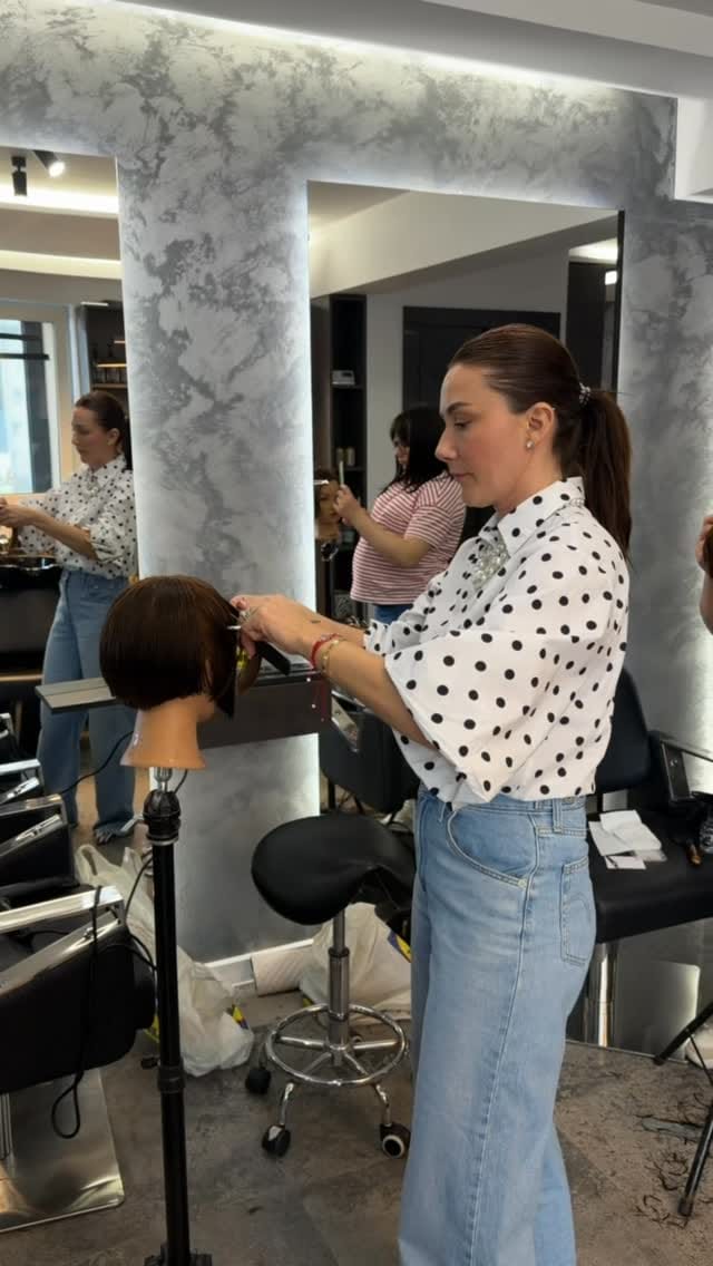 Post 2 by The Glam Studio on Instagram (video)