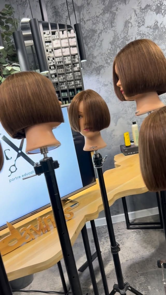 Post 4 by The Glam Studio on Instagram (video)