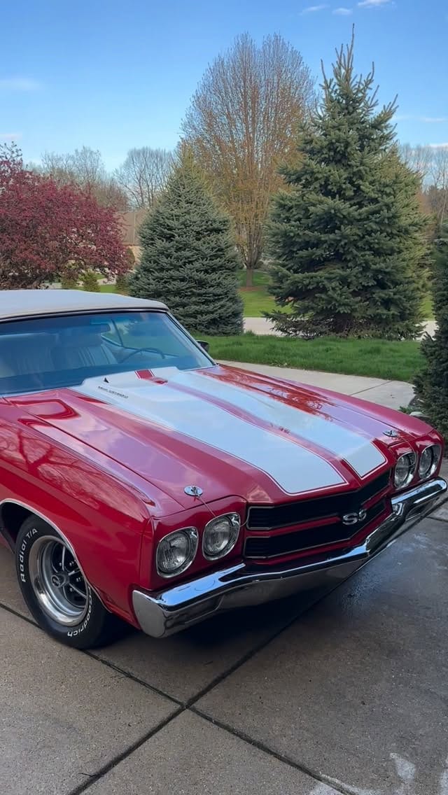 Post 2 by Ortiz Detailing on Instagram (video)