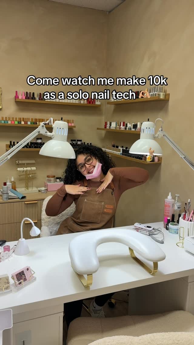 Post 1 by Hazel’s nails 💅🏼 on Instagram (video)