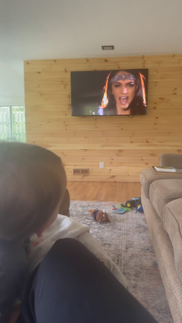 Post 5 by @sarahrossmusic1 on Instagram (video)