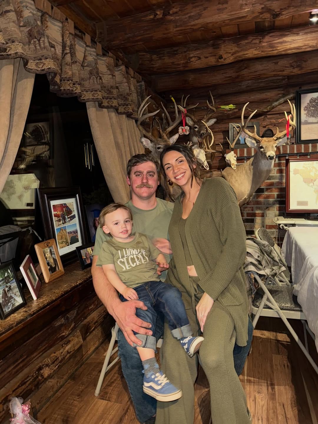 Post 3 by @sarahrossmusic1 on Instagram (carousel)