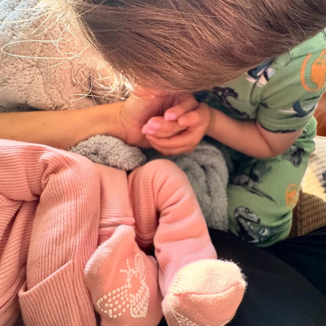 Post 1 by @sarahrossmusic1 on Instagram (image)