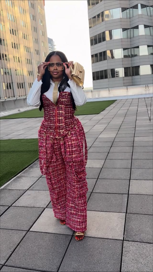 Post 6 by 💰Refunds at Large💰 on Instagram (video)