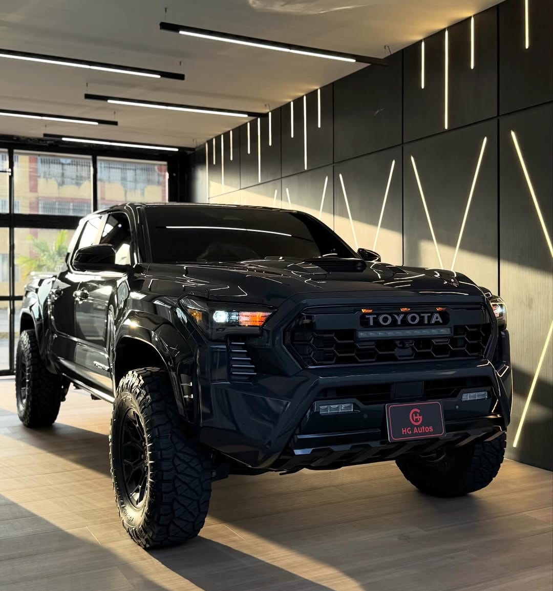 Post 6 by HG Autos, C.A. on Instagram (carousel)