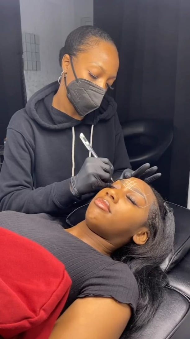 Post 10 by 📍DFW BROW ARTIST| Ombré Brows + Hybrid Henna + Training on Instagram (video)