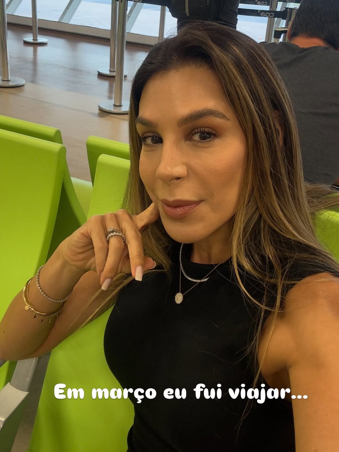 Post 5 by Simone Perini | Harmonização Facial • FULL FACE on Instagram (carousel)