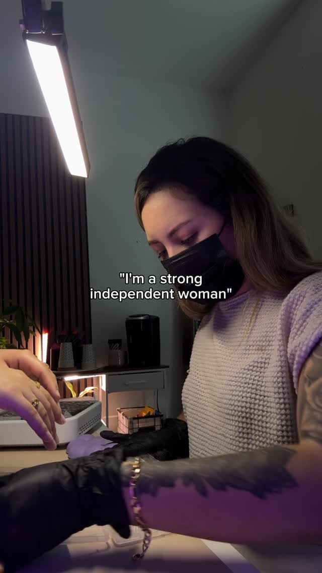 Post 2 by Alejandra 🌙 on Instagram (video)