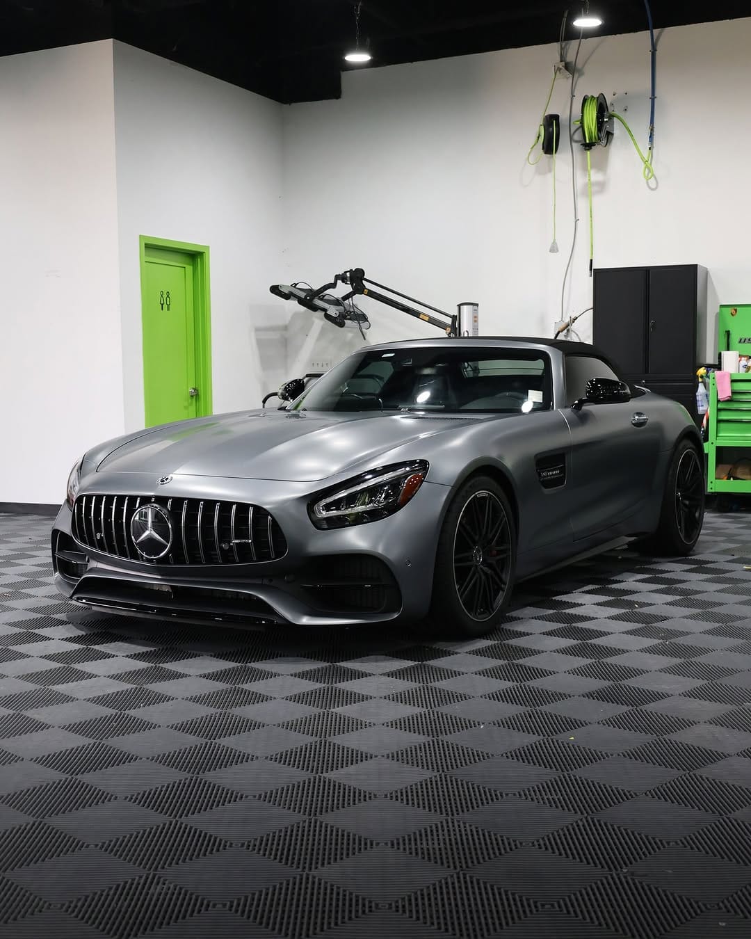 Post 3 by Vivë Auto on Instagram (carousel)