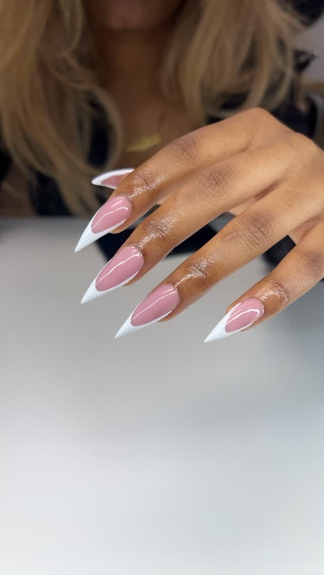 Post 6 by THEE Beauty Boss 💅🏽 on Instagram (video)