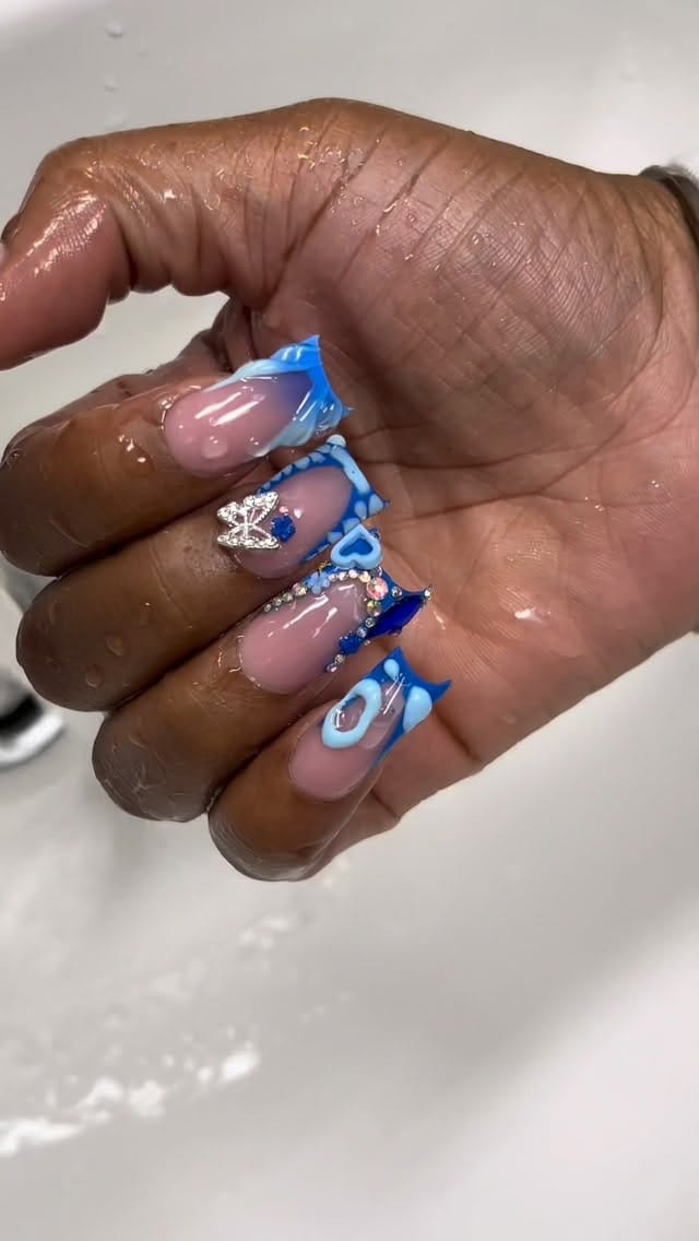 Post 5 by THEE Beauty Boss 💅🏽 on Instagram (video)