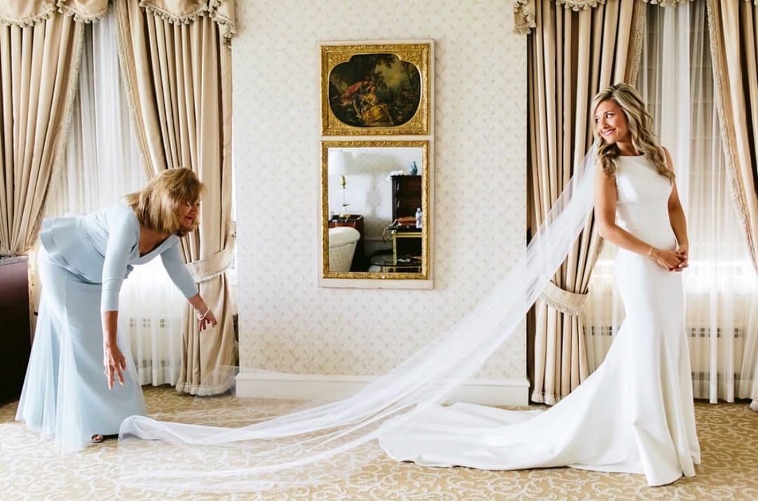 Post 2 by Chicago Bridal Hair & Makeup Agency on Instagram (image)