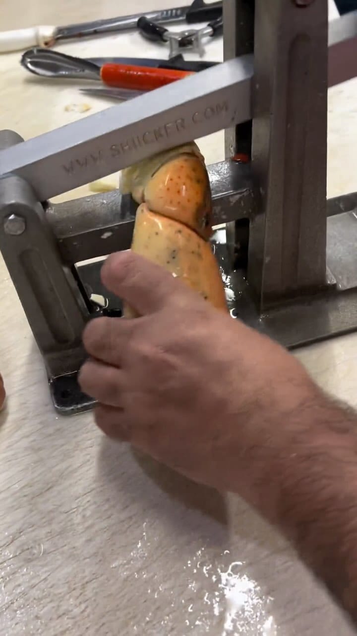 Post 9 by Fresh Florida Fisheries on Instagram (video)