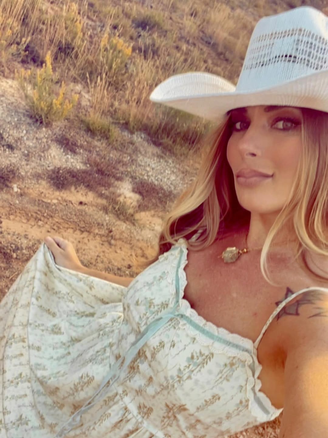 Post 5 by 𝕵𝖊𝖓𝖓𝖎𝖋𝖊𝖗 🤠 𝕱𝖗𝖆𝖟𝖊𝖗 on Instagram (image)